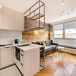 Nowa Praga Geometric Yellow By Bookinghost Apartamento