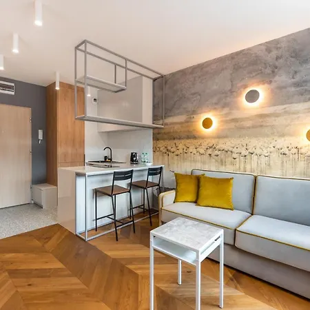 Apartment Nowa Praga Geometric Yellow *