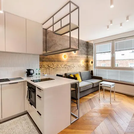 Nowa Praga Geometric Yellow Apartment