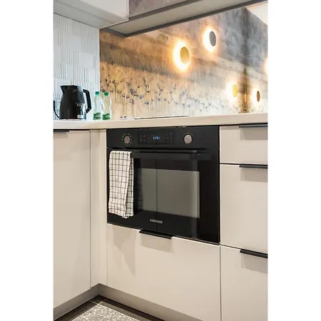 Nowa Praga Geometric Yellow By Bookinghost Warszawa